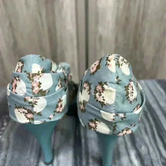 Poetic License Heels Sz 37 Open Toe Floral Print Blue Color New Cone Heel - Picture 6 of 14
